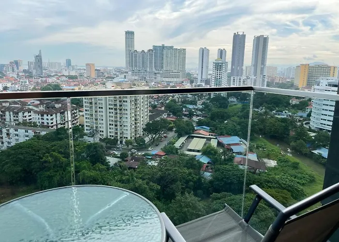 Beacon Executive Suite By Fantabulous Guest House